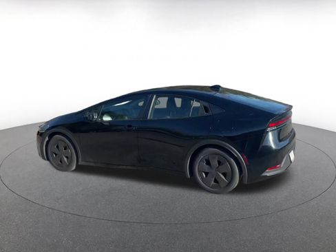 Used 2025 Toyota Prius LE image 8