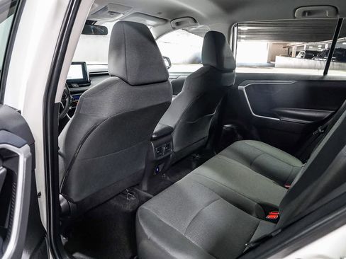 Certified 2025 Toyota RAV4 LE FWD image 18