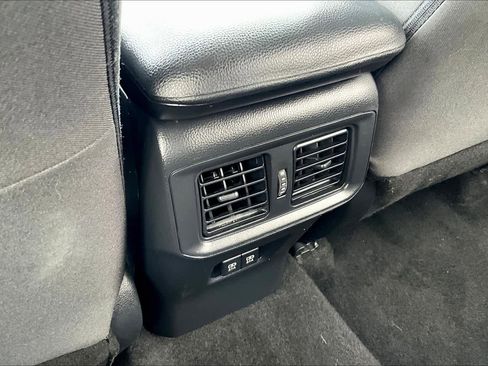 Used 2021 Toyota RAV4 XLE w/ Convenience Package image 28