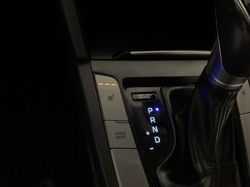 Used 2017 Hyundai Elantra Value Edition FWD image 4