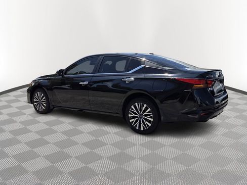 Used 2023 Nissan Altima 2.5 SV AWD/4WD image 4