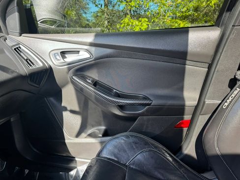 Used 2018 Ford Focus ST w/ Equipment Group 402A image 17