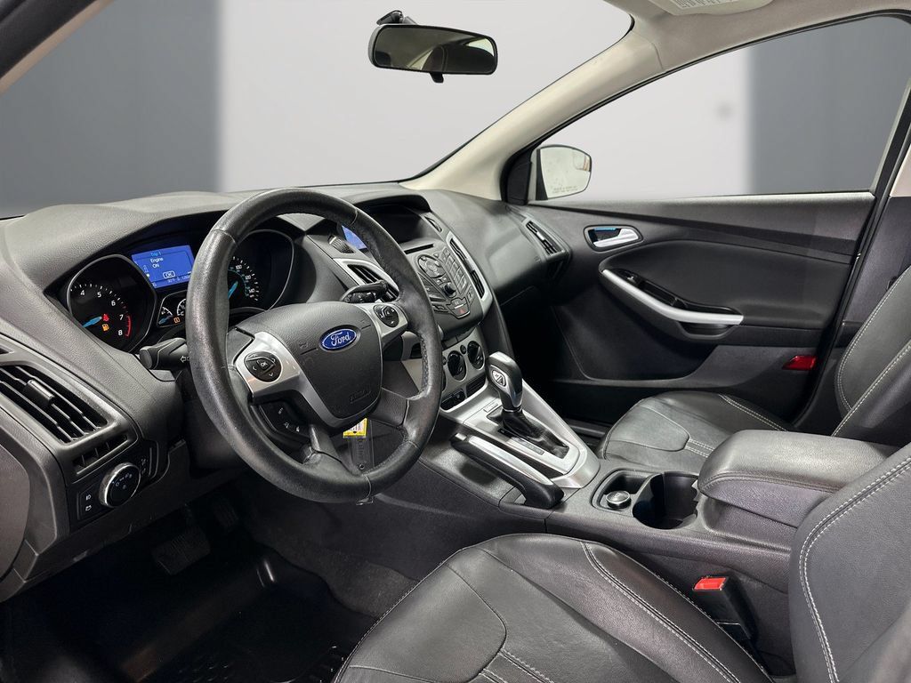 Used 2014 Ford Focus SE w/ Equipment Group 201A FWD image 13