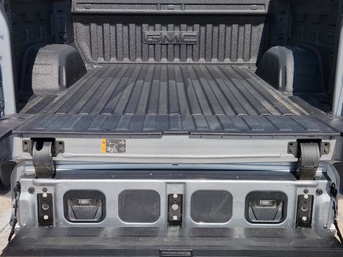 Used 2025 GMC Sierra 1500 Denali w/ Denali Reserve Package AWD/4WD image 35