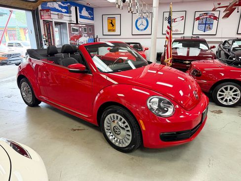 Used 2013 Volkswagen Beetle 2.5 FWD image 3