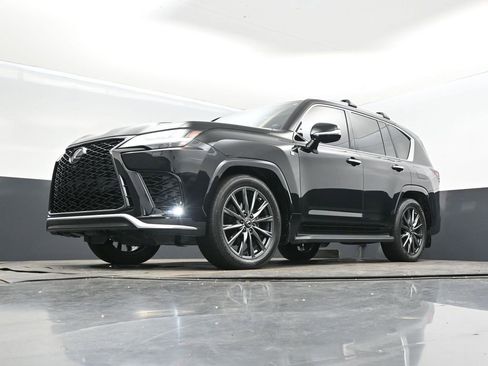 Used 2023 Lexus LX 600 F Sport image 38