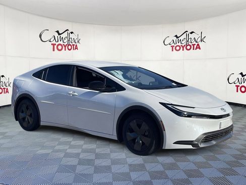 New 2026 Toyota Prius Plug-In Hybrid image 3