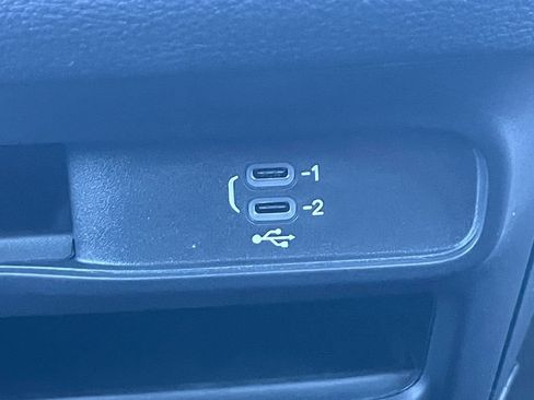 New 2026 Chrysler Pacifica Select image 6