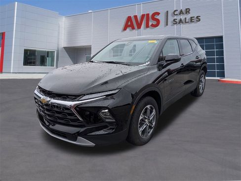 Used 2025 Chevrolet Blazer LT image 1