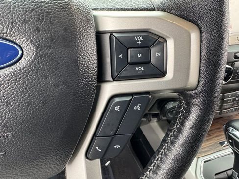 Certified 2019 Ford F150 Lariat w/ Equipment Group 502A Luxury image 23