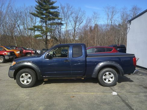 Used 2011 Nissan Frontier SV w/ SV Premium Utility Pkg image 6