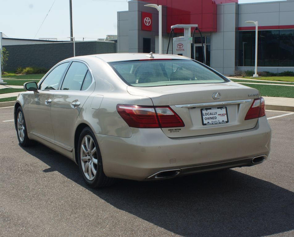 Used 2012 Lexus LS 460 w/ Comfort Pkg RWD image 14