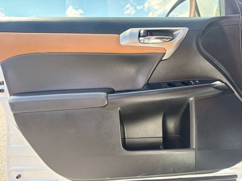 Used 2017 Lexus CT 200h w/ Accessory Package 2 FWD image 13