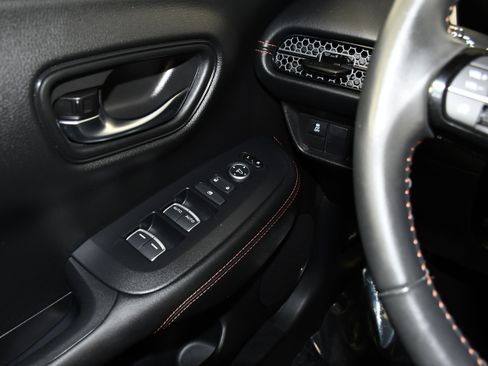 Certified 2024 Honda HR-V Sport image 32