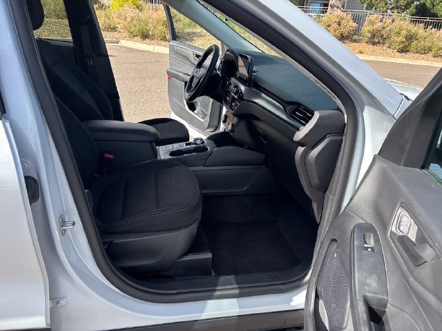 Used 2025 Ford Escape Active AWD/4WD image 19