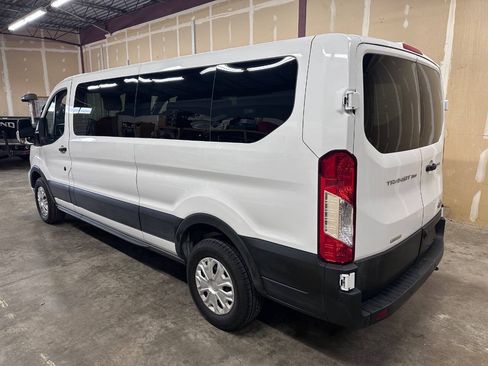 Used 2023 Ford Transit 350 XLT RWD image 4