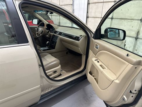 Used 2005 Mercury Montego Luxury image 30