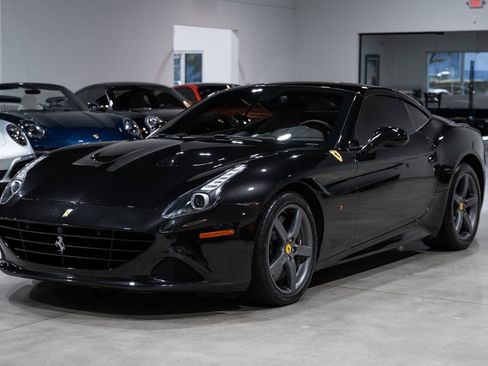 Used 2015 Ferrari California T image 11