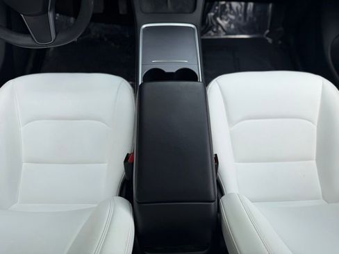 Used 2021 Tesla Model Y Long Range image 47