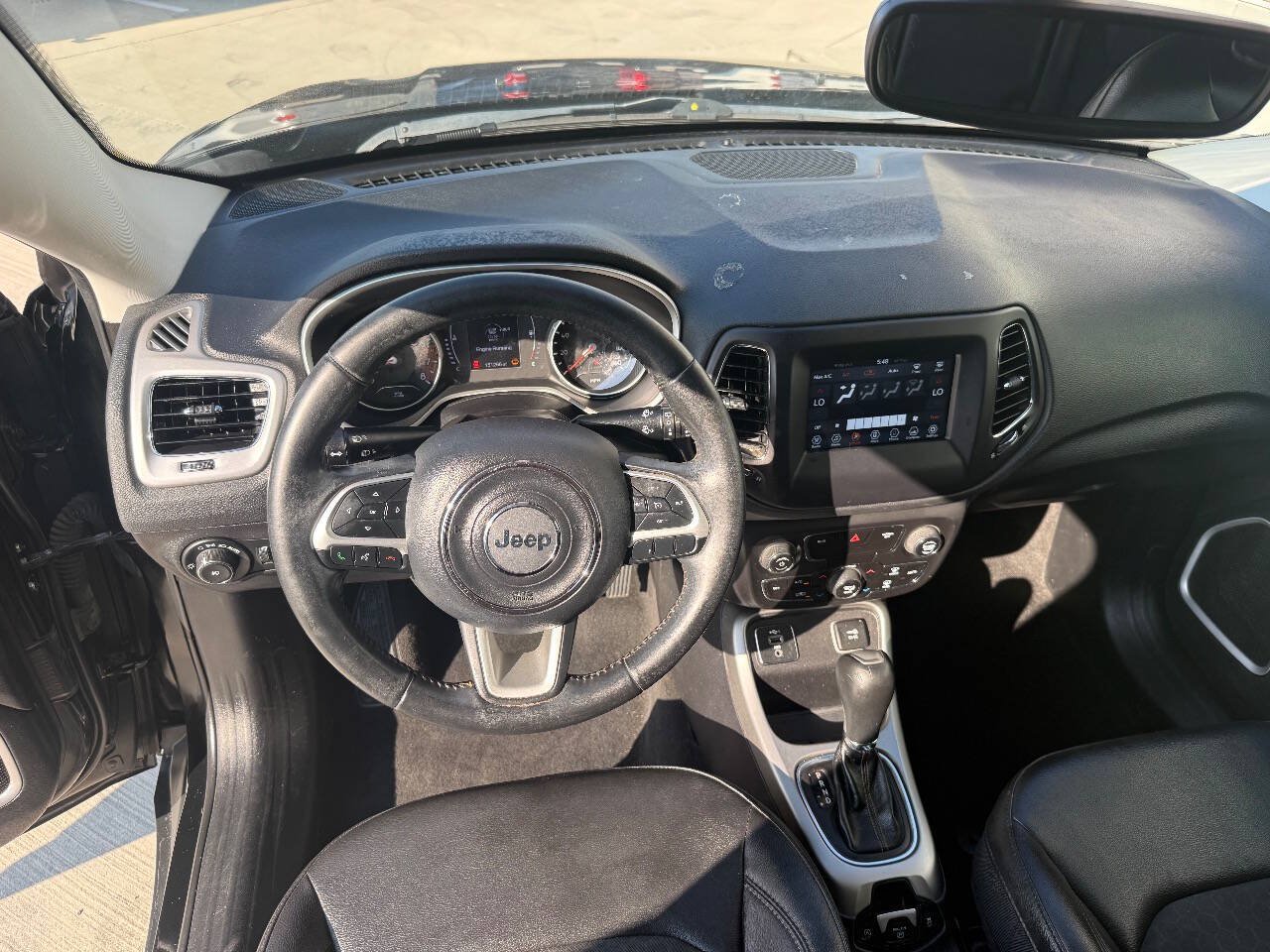 Used 2019 Jeep Compass Latitude FWD image 11