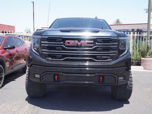 Used 2024 GMC Sierra 1500 AT4 w/ Technology Package AWD/4WD image 2