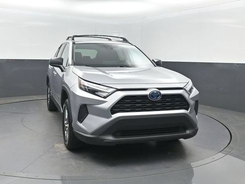 Used 2023 Toyota RAV4 LE AWD/4WD image 30