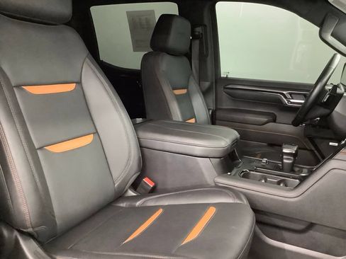 Used 2024 GMC Sierra 1500 AT4 w/ Technology Package AWD/4WD image 30
