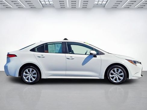 Used 2024 Toyota Corolla LE FWD image 3