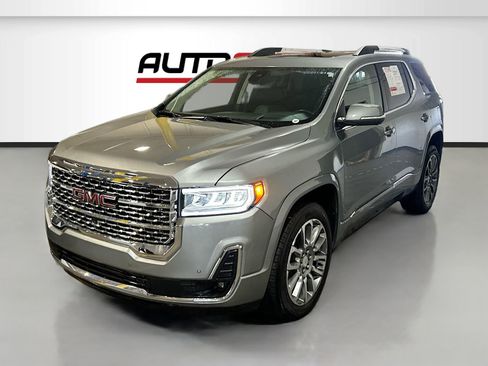 Used 2023 GMC Acadia Denali w/ Denali Technology Package AWD/4WD image 3