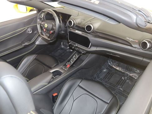 Used 2022 Ferrari Portofino M RWD image 18