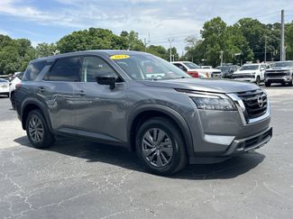 Used 2024 Nissan Pathfinder S FWD video 2
