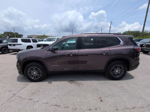 Used 2025 GMC Acadia Elevation FWD image 8