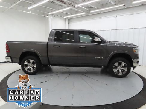 Used 2019 RAM 1500 Laramie AWD/4WD image 2