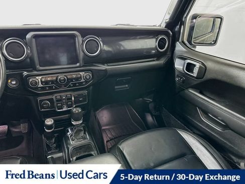 Used 2022 Jeep Wrangler Unlimited Sahara AWD/4WD image 30