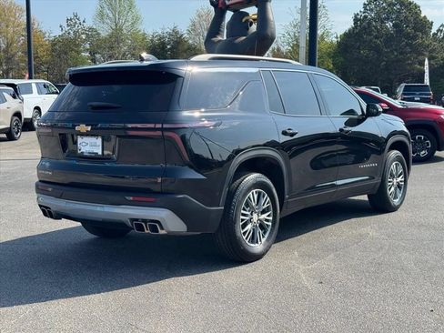 Used 2026 Chevrolet Traverse LT w/ LPO, Floor Liner Package FWD image 3