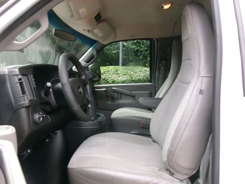 Used 2016 Chevrolet Express 3500 LT w/ LT Preferred Equipment Group RWD image 10