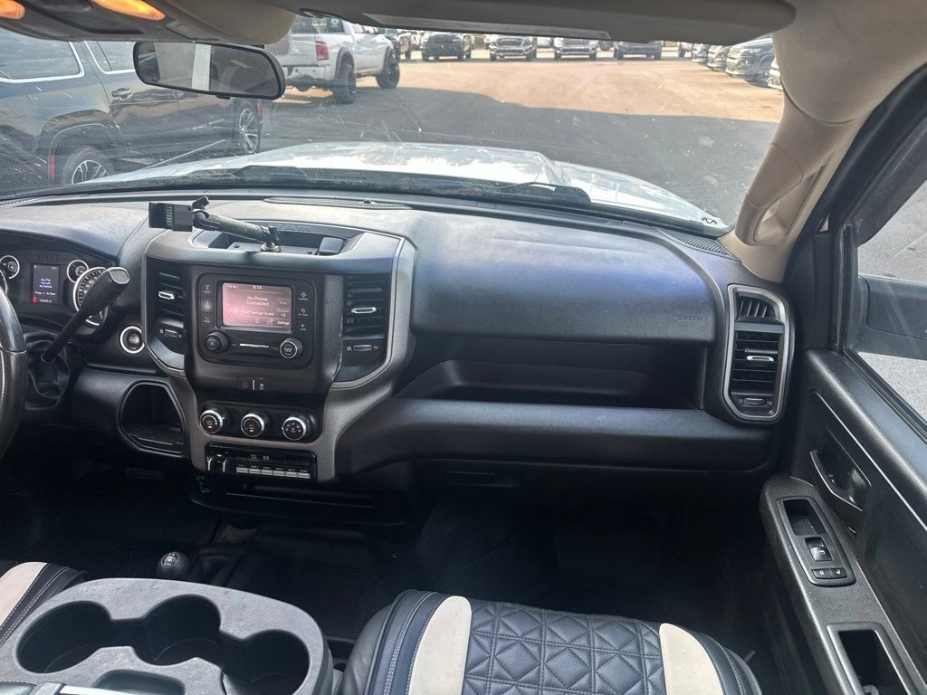Used 2020 RAM 3500 Tradesman w/ Chrome Appearance Group AWD/4WD image 11