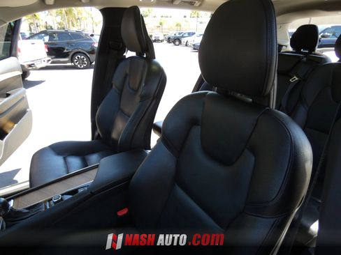 Used 2022 Volvo XC90 T5 Momentum w/ Climate Package AWD/4WD image 52