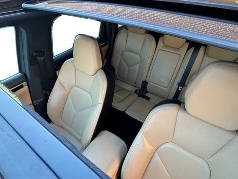 Used 2016 Porsche Cayenne image 17