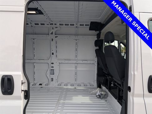 Used 2025 RAM ProMaster 3500 w/ Convenience Group image 15