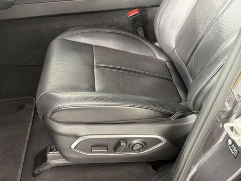 Used 2024 Jeep Wagoneer L Series II w/ Flexible Seating Group AWD/4WD image 15