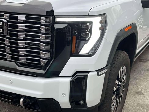 Certified 2026 GMC Sierra 2500 Denali Ultimate w/ Max Trailering Package image 9