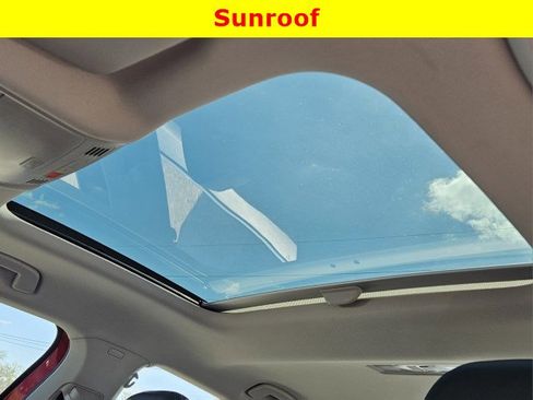 Used 2025 Volkswagen Jetta SE w/ Sunroof Package FWD image 25