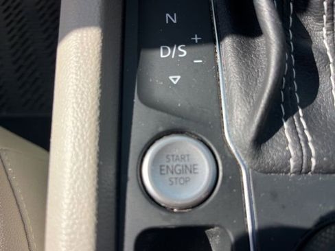 Used 2021 Volkswagen Atlas SEL w/ MDO Package (Bench Seat) image 19