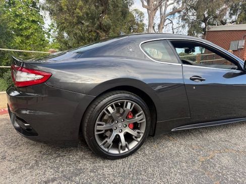 Used 2018 Maserati GranTurismo Sport RWD image 31