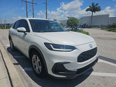 Used 2024 Honda HR-V LX image 3