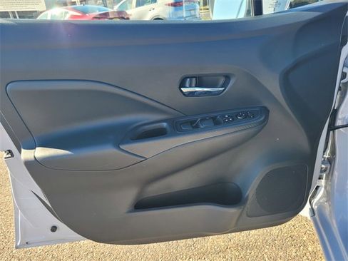 Certified 2025 Nissan Versa SV w/ Trunk Package image 18