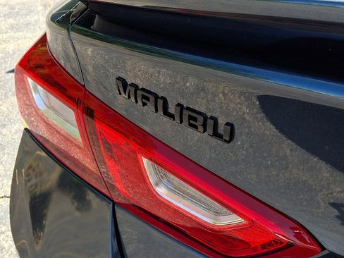 Used 2020 Chevrolet Malibu RS FWD image 31