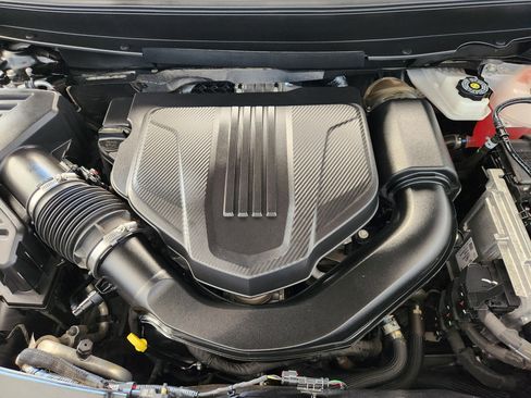 Certified 2025 Chevrolet Traverse LT FWD image 33