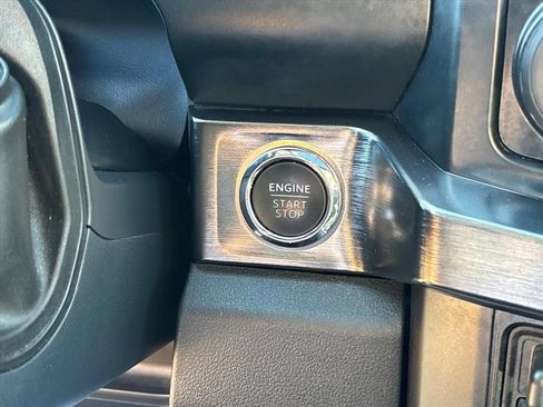 Used 2025 Ford F250 Lariat w/ Lariat Ultimate Package AWD/4WD image 33